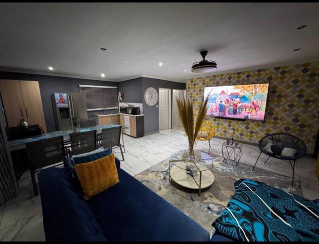 3 BEDROOM HOUSE FOR SALE IN PHUMULA